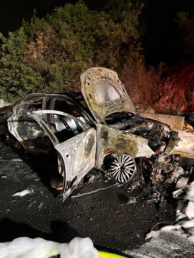 حريق بعدد من السيارات في مدينة حيفا 